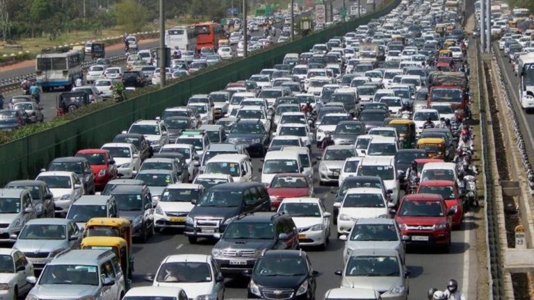 Dopravní zácpy trápí každé téměř každé velkoměsto.
