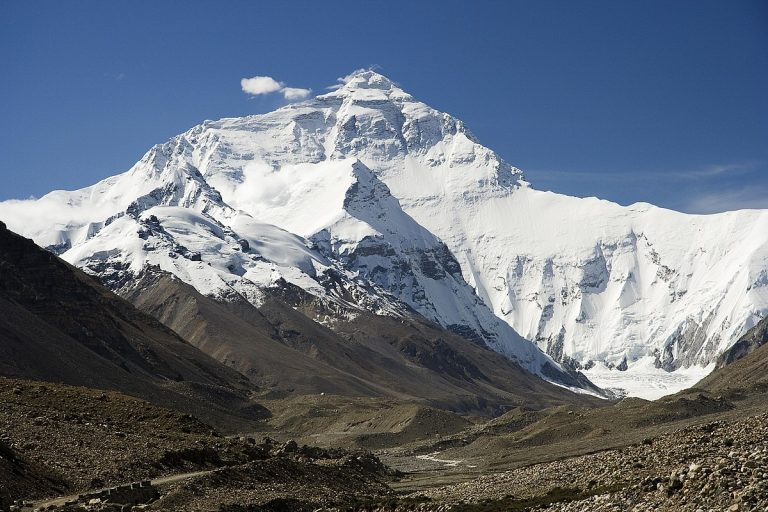 Nejvyšší hora světa Mt. Everest.