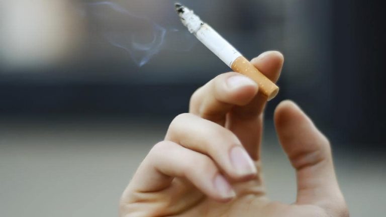 Faktorem přispívajícím ke vzniku karcinomu plic je bezesporu kouření.