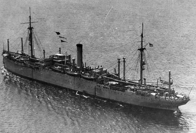 Parník SS Pfalz původně plánuje pouze cestu do Sydney.