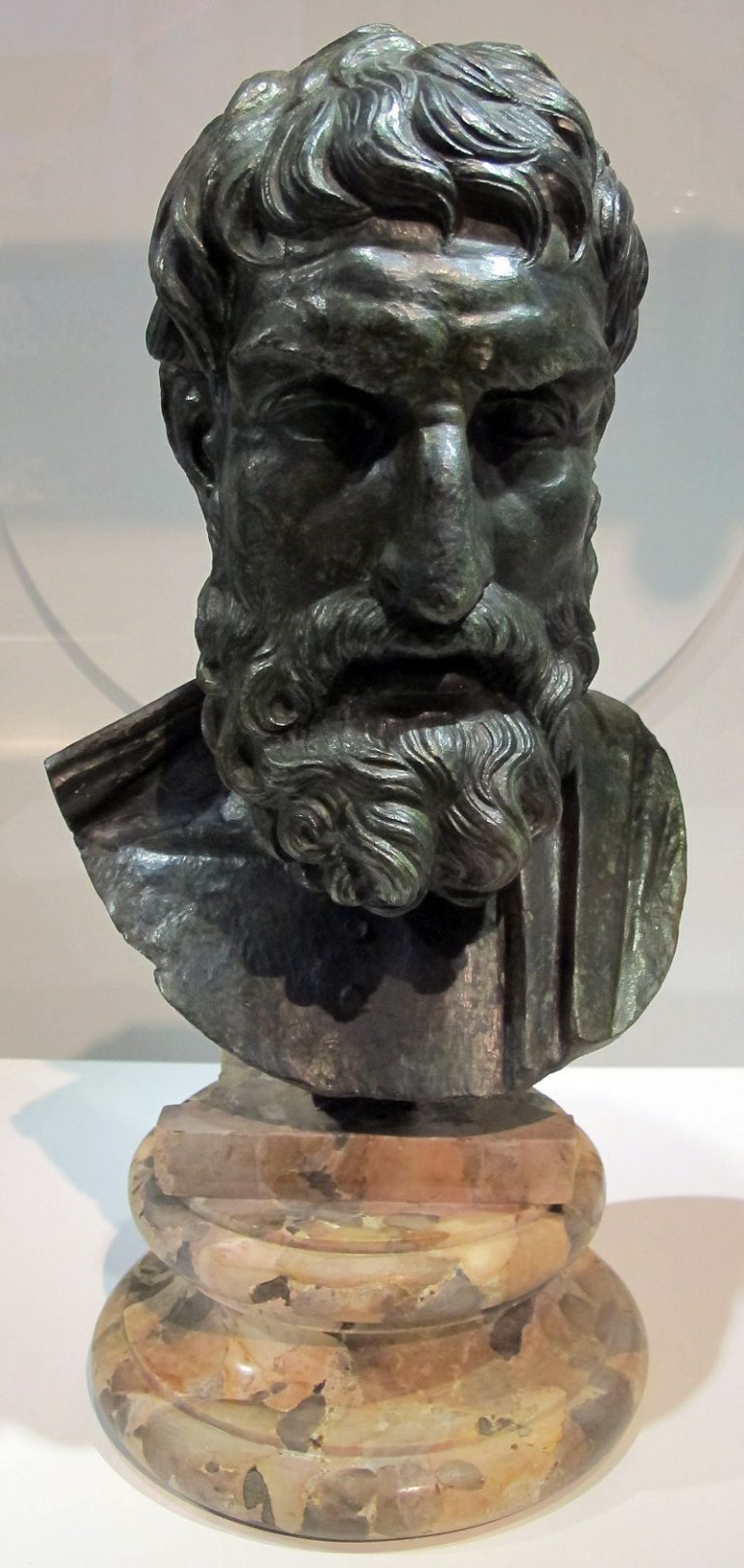 Epikuros je toho názoru, že filozofové by se do politiky plést rozhodně neměli.