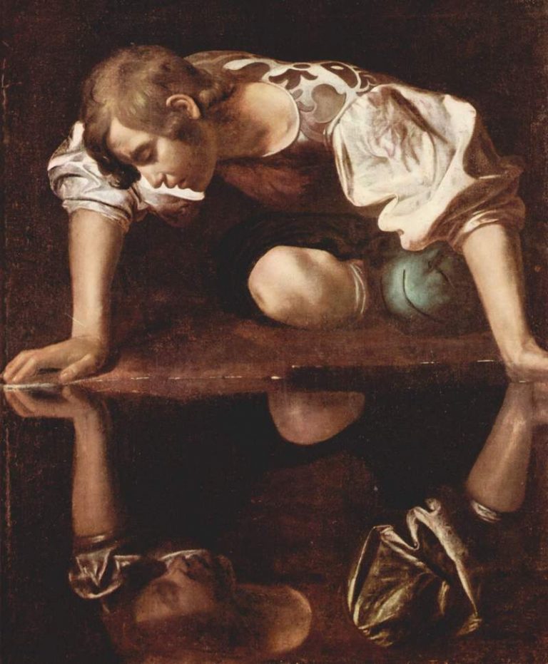 O sebelásce píše už antický básník Ovidius, kde vykresluje starou báji o krásném mladíkovi Narcissusovi, který se zamiloval do své vlastní krásy v odrazu studánky.