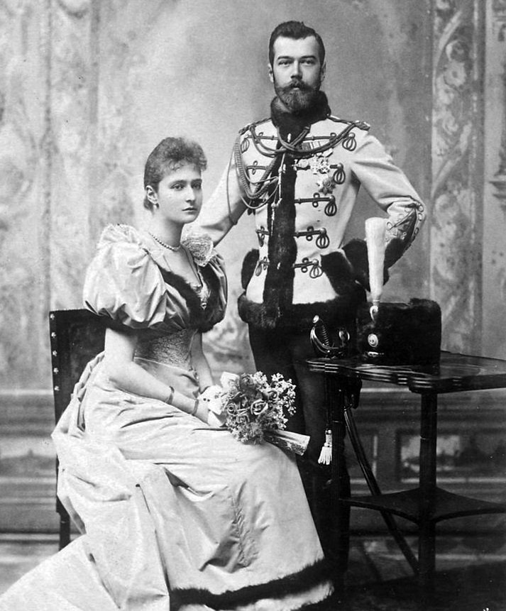 Až v roce 1894 se Mikuláš zasnubuje s Alix Hesenskou.