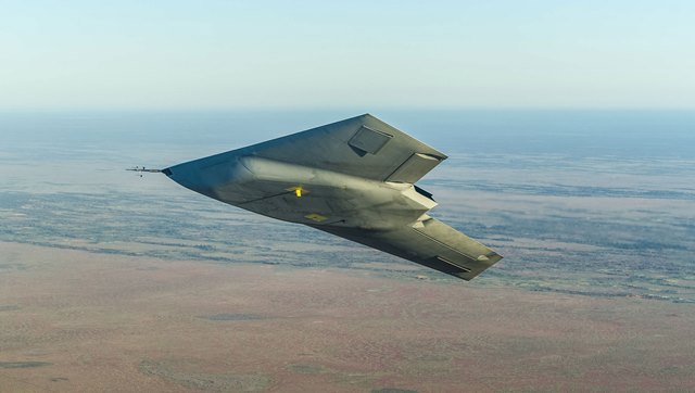 Prototyp neviditelného bezpilotního letounu společnosti BAE Systems vzlétl poprvé v roce 2013. S nasazením se počítá v roce 2030.
