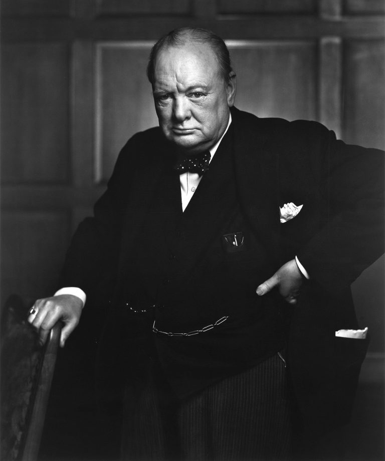 Churchill nehodlá nechat Altmark uniknout.