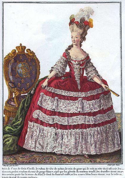Francouzská královna Marie Antoinetta si nechává na hlavě vytvořit nejrůznější účesy.