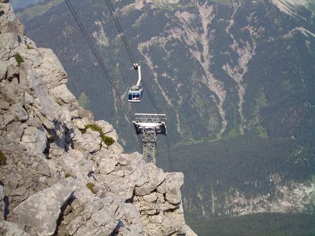 Zugspitze je nejstrmější lanovka v Evropě.