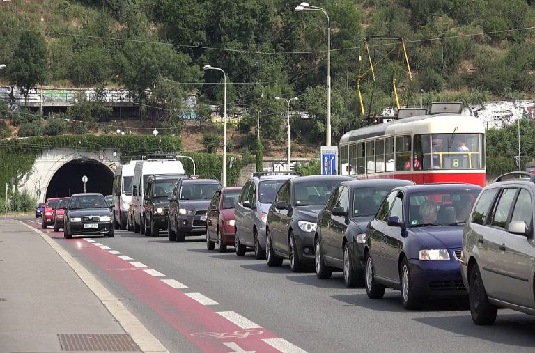 Praha moc dobře ví, co jsou to neprůjezdné komunikace.