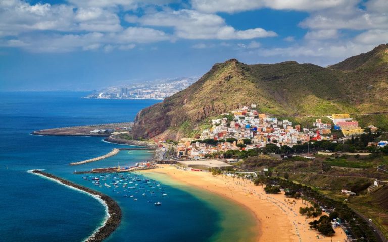 Ostrov Tenerife je v současnosti oblíbenou turistickou destinací.