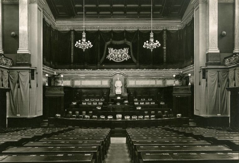 Po vzniku Československa zasedala poslanecká sněmovna v upravených prostorech Rudolfina.