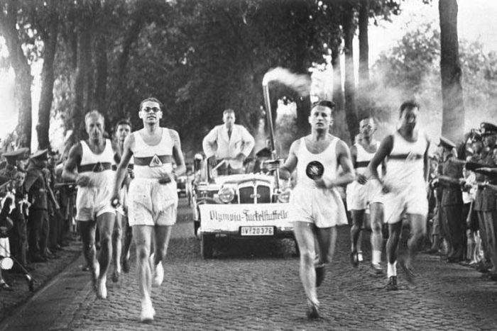 Olympijská pochodeň navštívila i Československo.