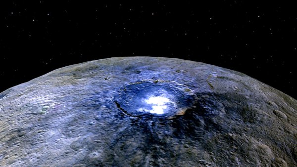 Na dně kráterů Cerery se nacházejí buď vysrážené soli, nebo zvláštní jíl bohatý na čpavek.