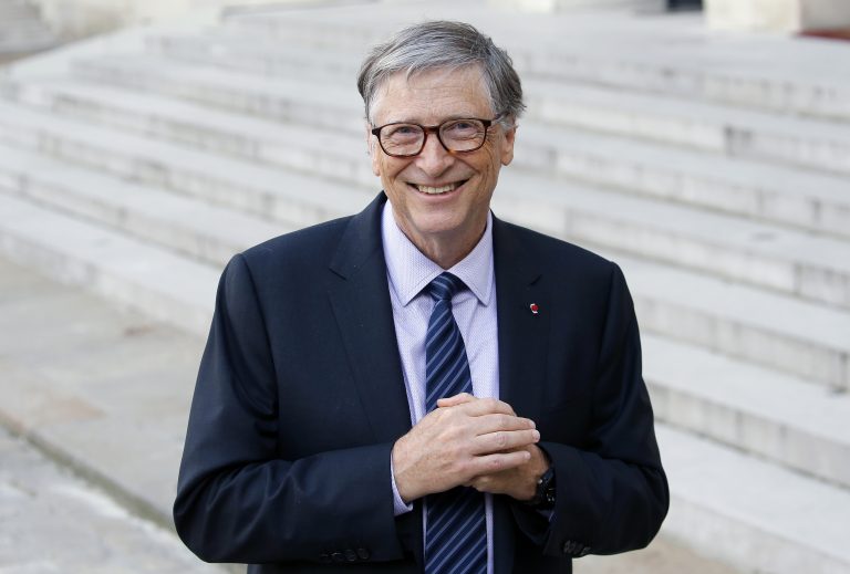 Bill Gates založil společnost Microsoft již v roce 1975.