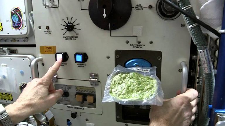 Špenát na ISS.
