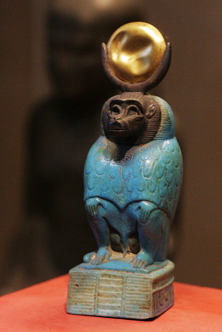 Bůh Thovt jako pavián. Toto zpodobnění je ve starém Egyptě docela běžné.