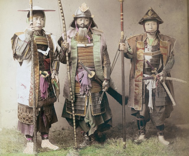 Původně byli samurajové úředníci než se z nich stali válečníci.