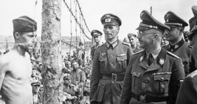 Runami a vůbec mystikou byl fascinován Heinrich Himmler.