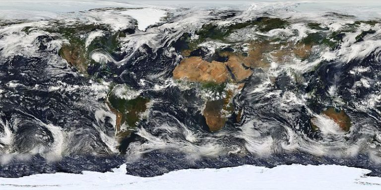 Satelitní snímek mraků na Zemi (NASA Moderate-Resolution Imaging Spectroradiometer)