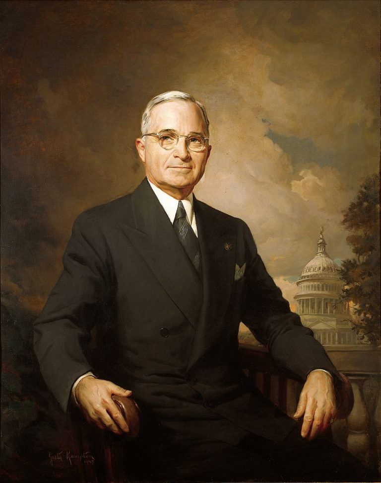 Americký prezident Harry Truman se snaží stůj co stůj zabránit šíření komunismu.