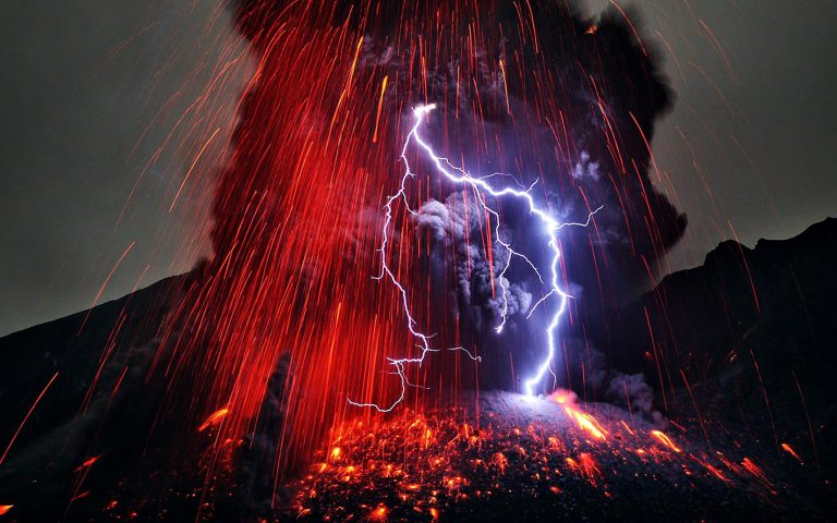 V roce 2016 sopka znovu vybuchla. Z vulkánu vyšlehl oheň a vznesla se mračna dýmu a sopečného prachu. Kusy hornin se vymrštily až dva kilometry daleko.