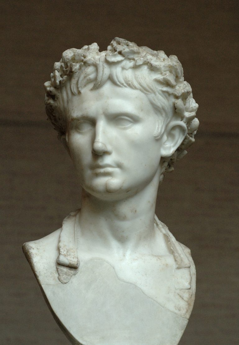 Octavianus neváhá v Římě zveřejnit Antoniovu závěť.