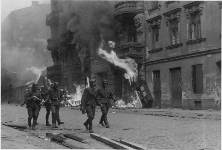 Polská metropole zažila za 2. světové války bezpočet masakrů a zvěrstev.