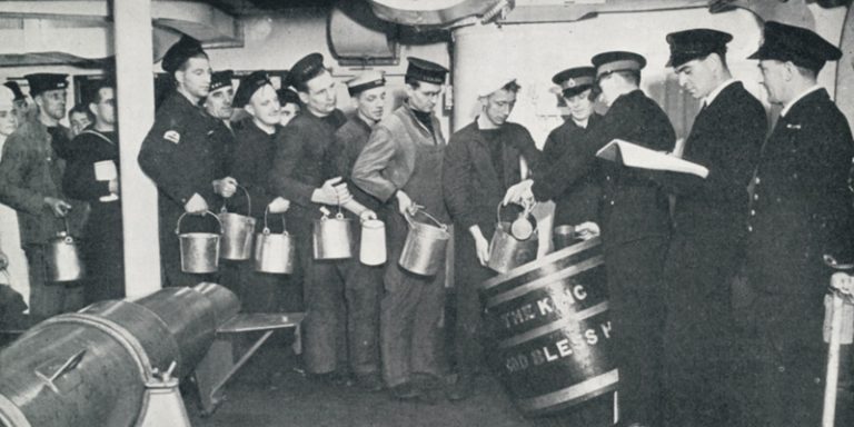 Námořníci fasují rum.
