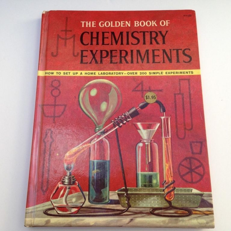 Davidovou nejoblíbenější knihou byla Zlatá kniha chemických experimentů.