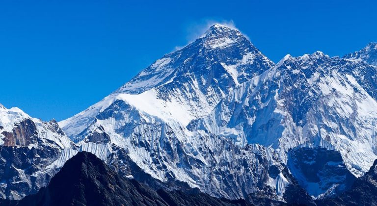 Nejvyšší hora planety Země Mt. Everest.