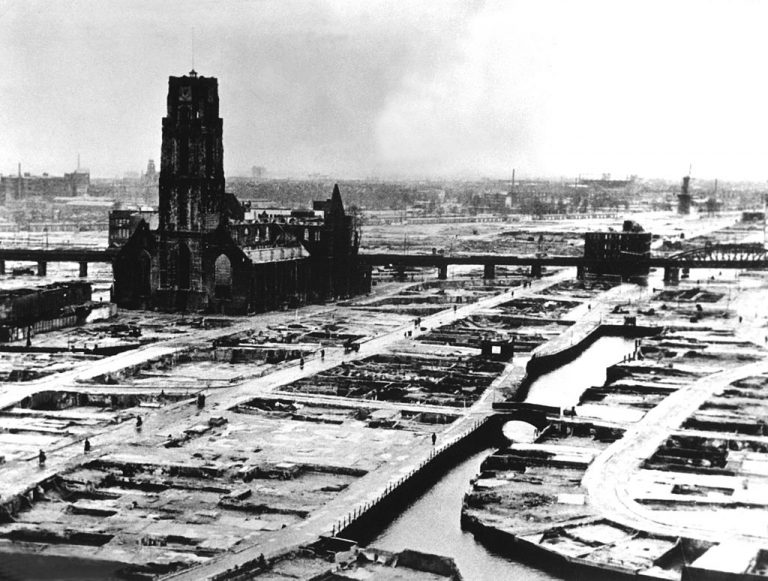 Rok 1945 znamenal zlom – Rotterdam po svém zničení nastartoval stavební boom výškových budov.