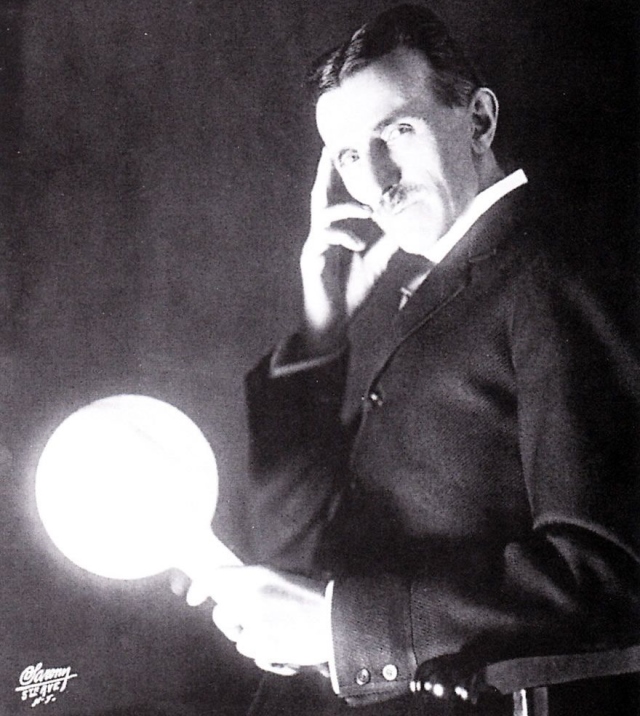 Tesla nestačil svůj výzkum s radioaktivitou dokončit.