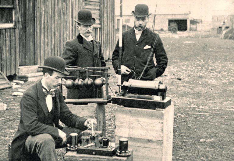 Marconi vynalezl rádio až dva roky po Teslovi.
