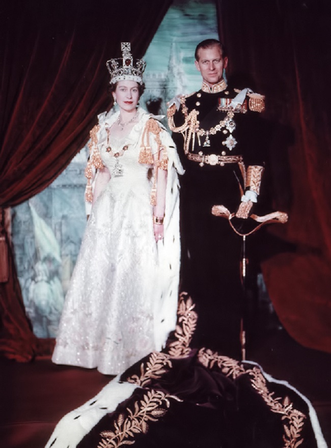 Alžběta II. po své korunovaci v roce 1953