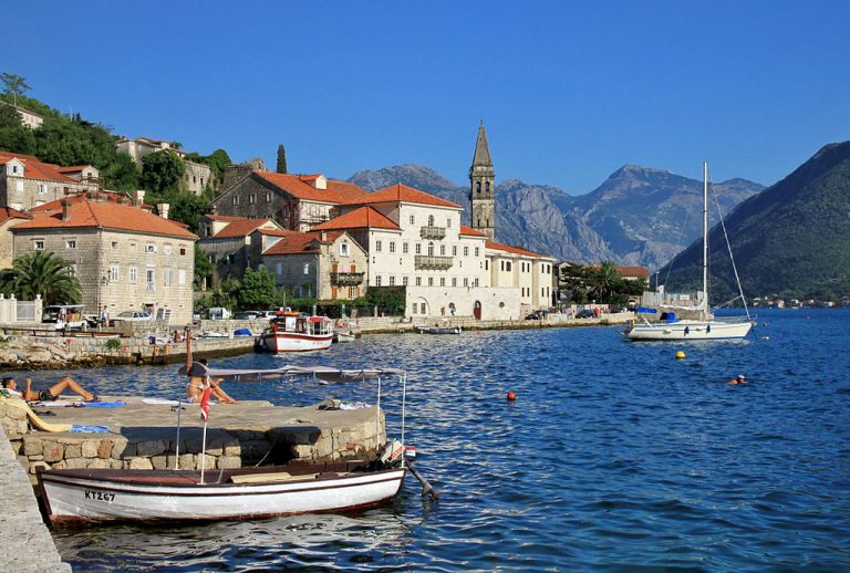 Černá Hora, to jsou památky, slunce a moře.