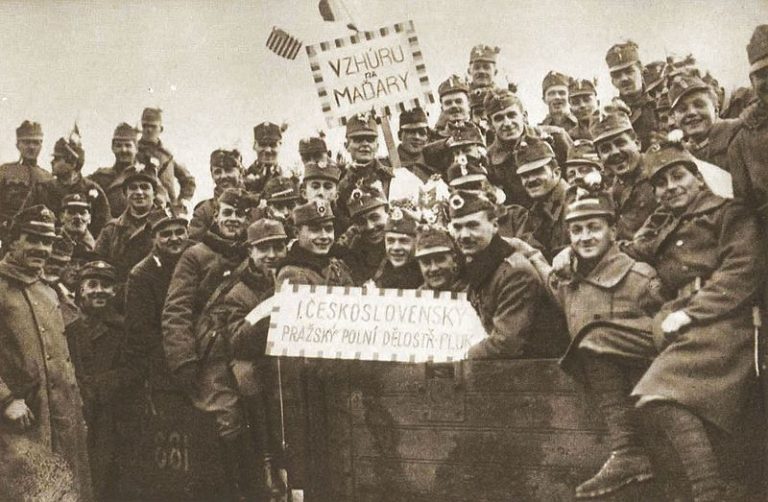 První československý dělostřelecký pluk se chystá zjednat pořádek na jihu Slovenska.