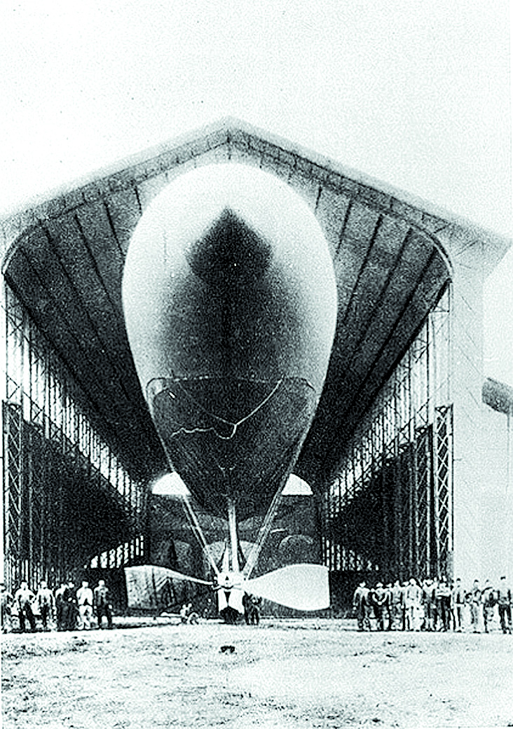 La France, vzducholoď, která se stává vzorem pro Zeppelina.