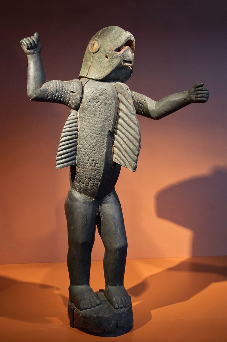 Polorybí socha ztělesňuje posledního dahomejského krále Béhanzina.