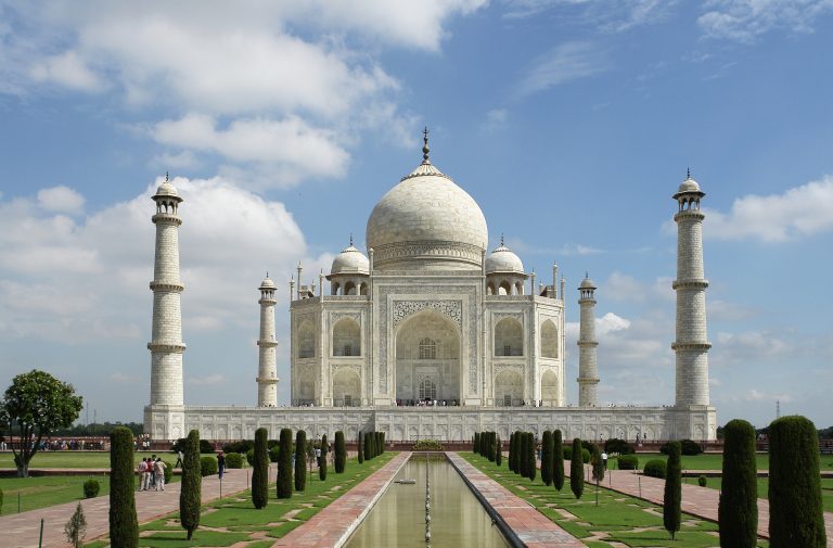Obrovský palác v Indie se stavěl několik dlouhých let.