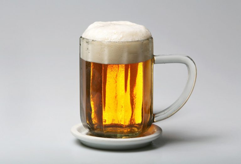 Pivo v sobě obsahuje mnoho užitečných látek, alkohol v něm ale zvyšuje kalorický příjem.