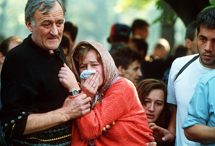 Pohřeb v Sarajevu jen znovu otevřel rány přeživších.