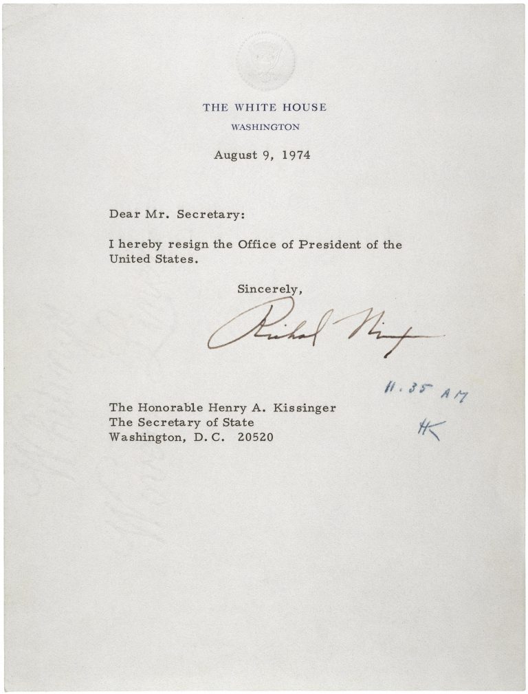 Vlastnoručně podepsaná rezignace Richarda Nixona.