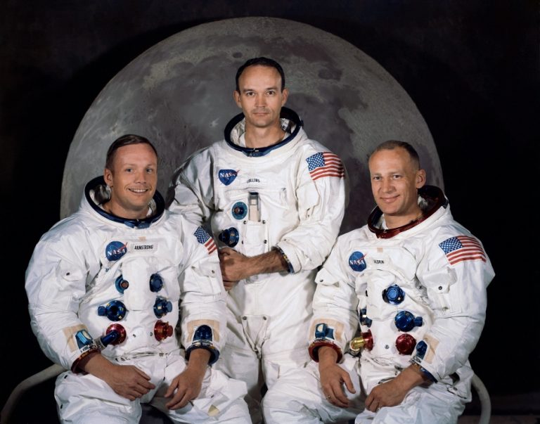 Zleva Neil Armstrong (1930–2012), Michael Collins (*1930) a Edwin „Buzz“ Aldrin (*1930)