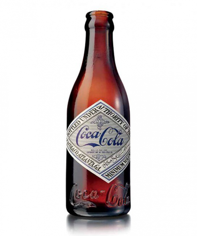 John Pemberton namíchal z koky a kolových oříšků slavný nápoj Coca-cola.