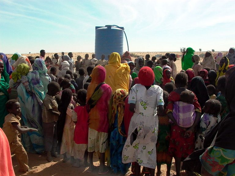 Obyvatelé Súdánu bojují denodenně s nedostatkem pitné vody a situace se nijak nelepší.