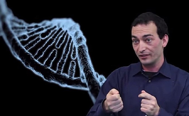 Izraelský genetik Eran Elhaik výsledky i stáří Adama zpochybňuje.