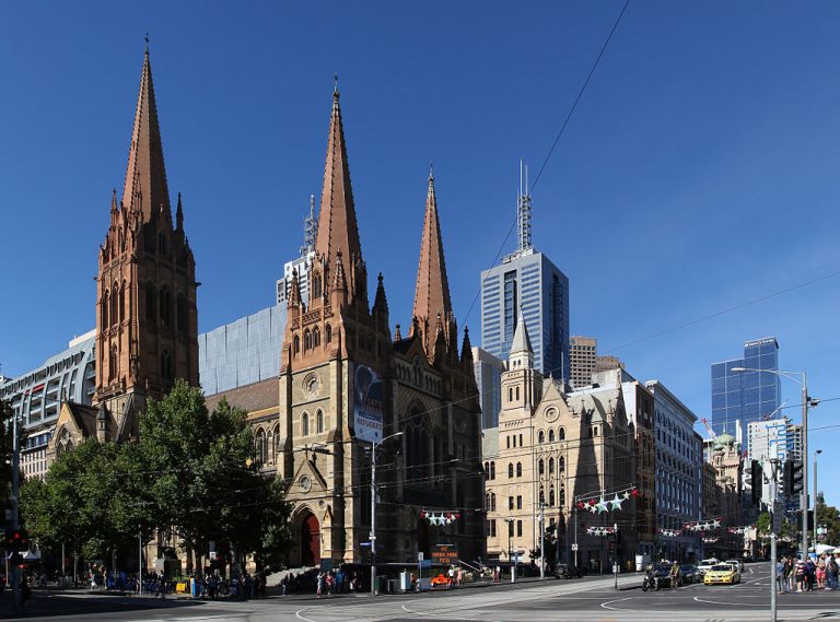 Katedrála svatého Pavla Melbourne, dalšího města, které usiluje vést australský svaz.