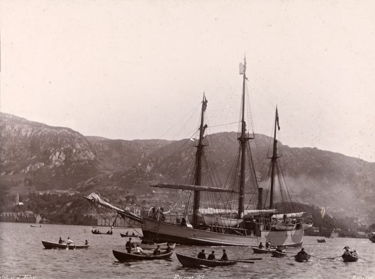 Loď Fram svěřil později Nansen norskému polárníkovi Roaldu Amundsenovi k jeho expedici na jižní pól.