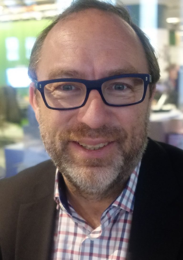 Jeden ze zakladatelů Wikipedie, Jimmy Wales