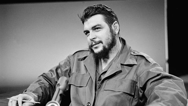Che Guevara sehrál v revoluci podstatnou úlohu, zemřel mladý a následně se stal idolem.