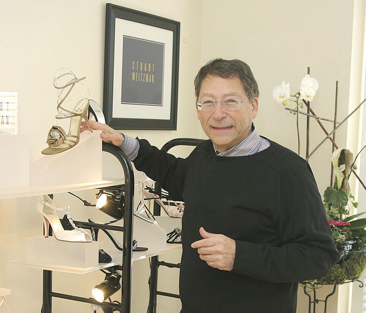 Stuartu Weitzmanovi projdou rukama nejen tisíce párů bot, ale i desítky miliónů korun.